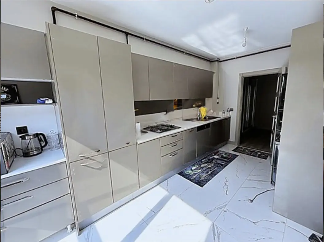Fitted kitchen